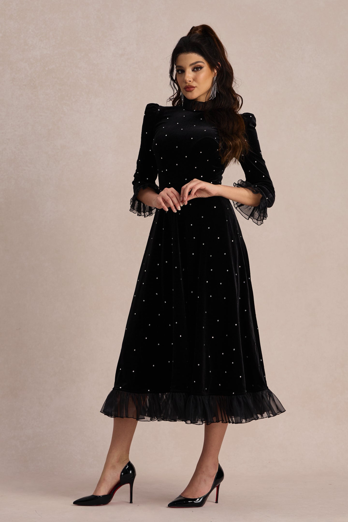 Jolie Diamante Fırfırlı Kadife Maxi Elbise