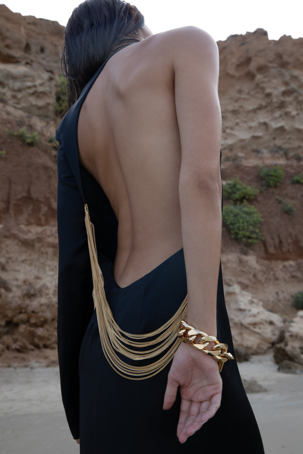 Maria Tek Omuz Yılan Zincirli Maxi Elbise