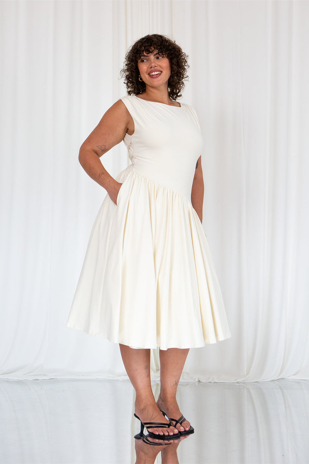 Renee Asimetrik Pileli Midi Elbise