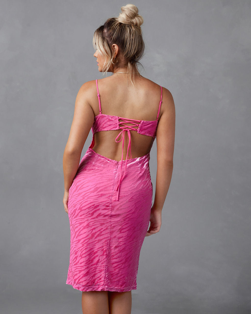 Martini Kadife Yırtmaçlı Midi Elbise