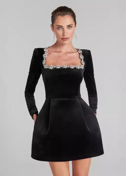 Valentine Kadife Çiçek Süslemeli Mini Elbise