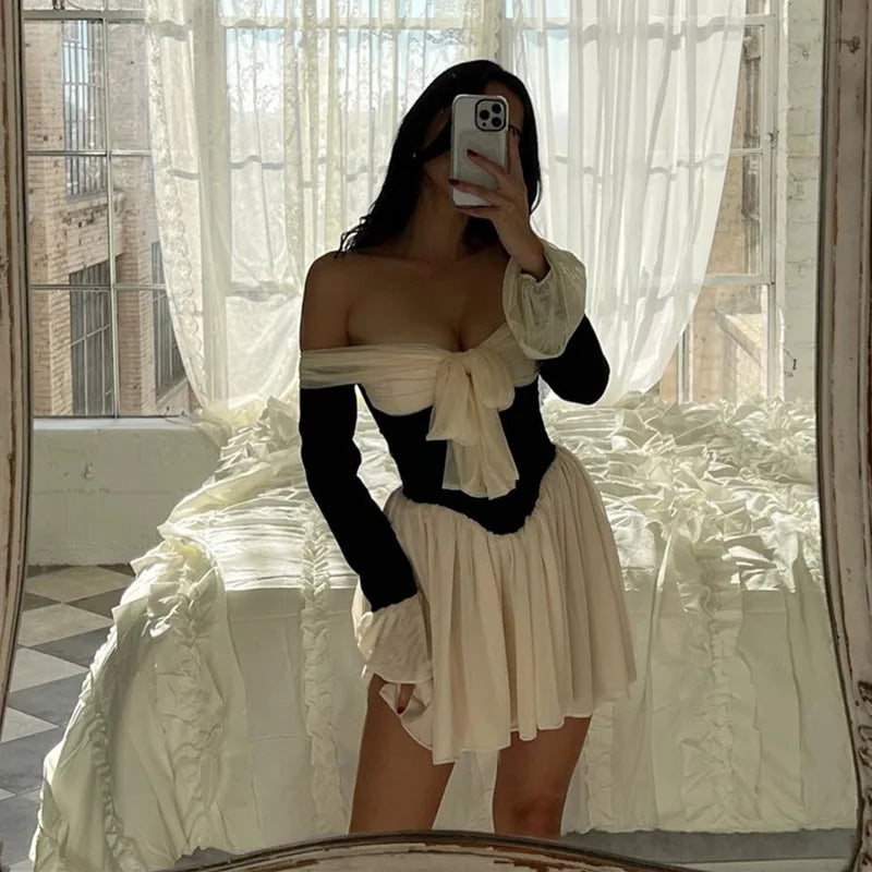 Göğüs Detay Mini Elbise