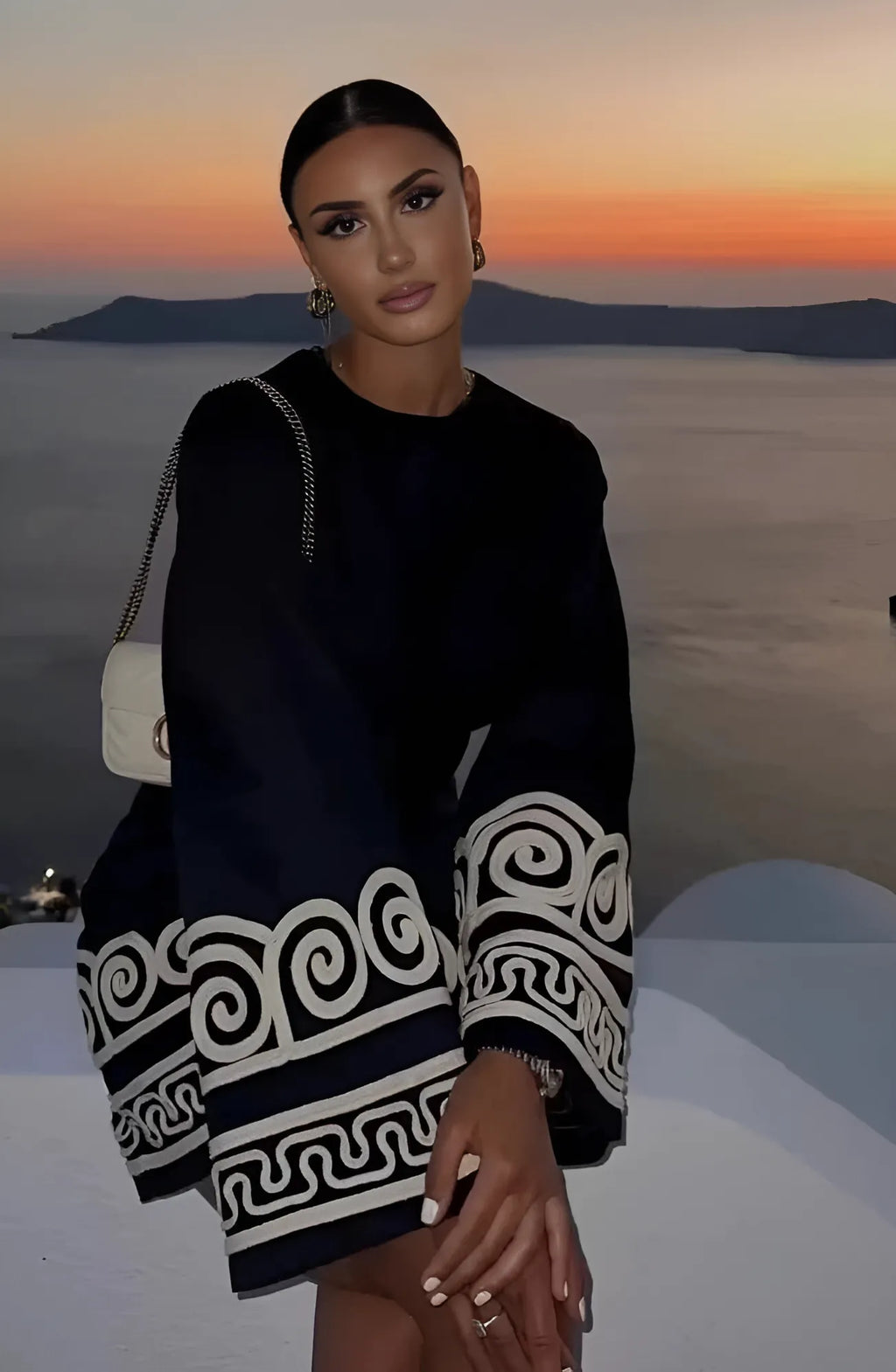 Khloe Uzun Kollu Sırt Detaylı Etnik Desenli Mini Elbise