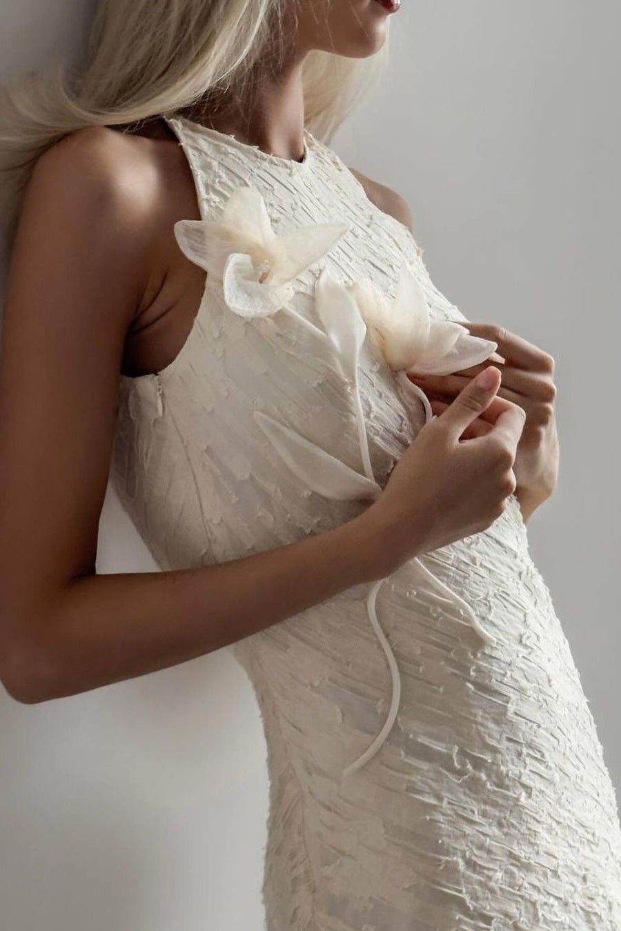 Julia Çiçek Aplikeli Kolsuz Midi Elbise