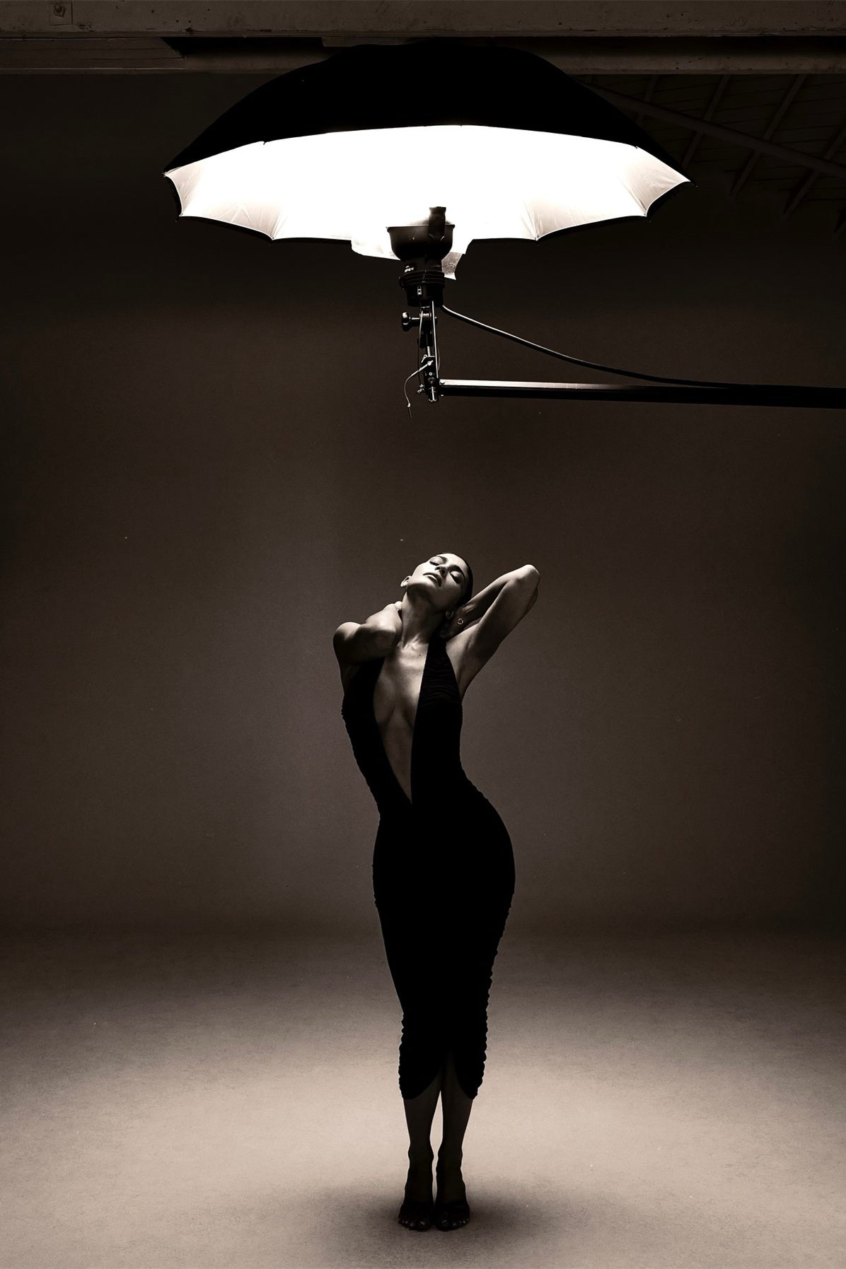 Joanna Boyundan Bağlamalı Dantelli Sırtı Açık Midi Elbise