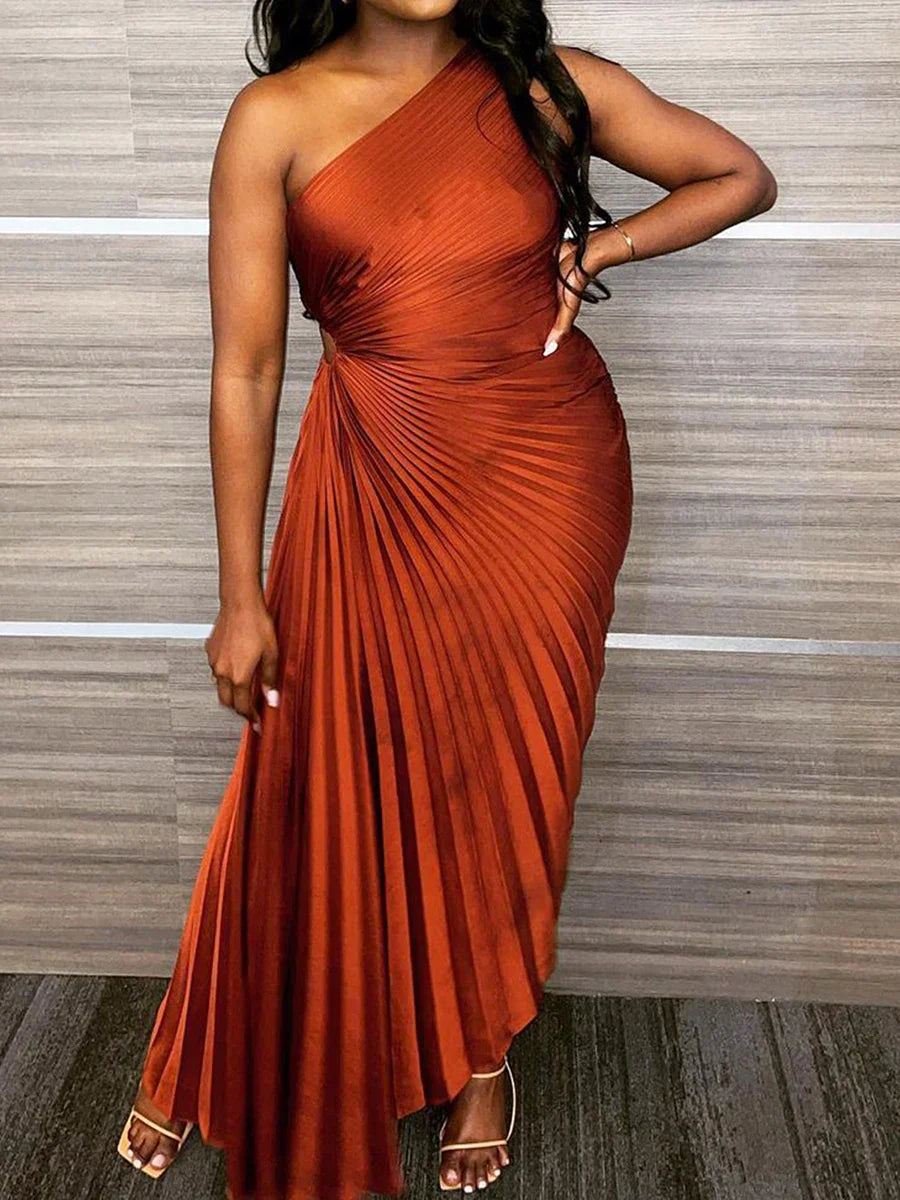 Cutout Detaylı Pileli Elbise