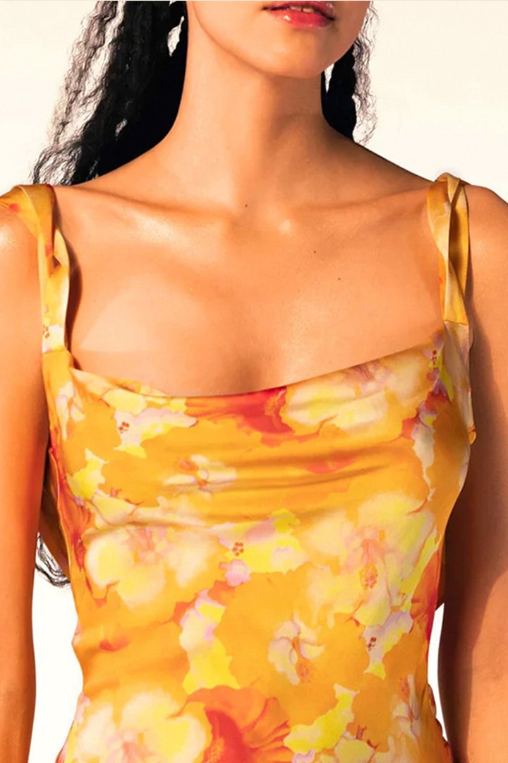 Ada Baskılı Sırtı Açık Uzun Elbise