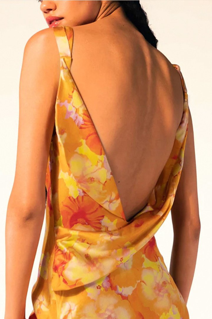 Ada Baskılı Sırtı Açık Uzun Elbise