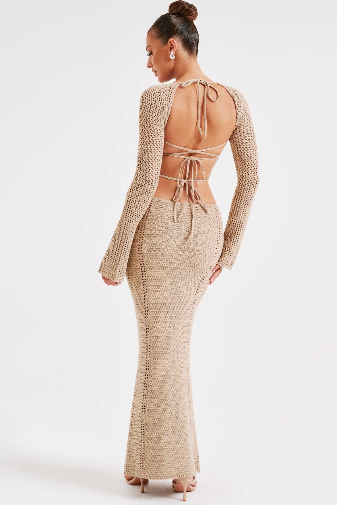 Antonia Cut-Out Sırtı Açık Tığ İşi Maxi Elbise