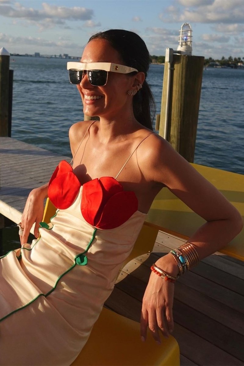 Belle Gül Detaylı Yüksek Yırtmaçlı Maxi Elbise