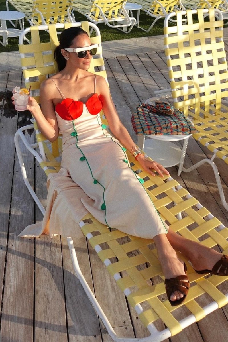 Belle Gül Detaylı Yüksek Yırtmaçlı Maxi Elbise