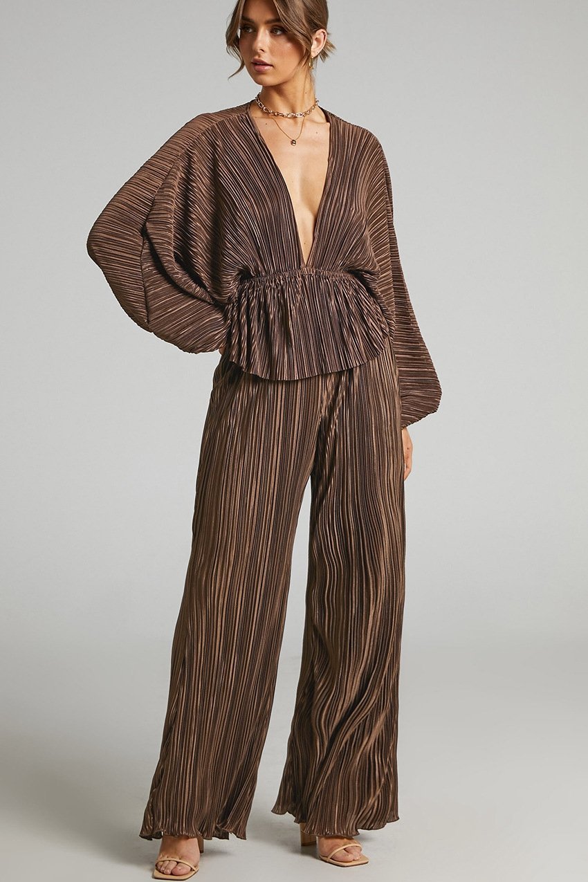 Betty V Yaka Plise Takım