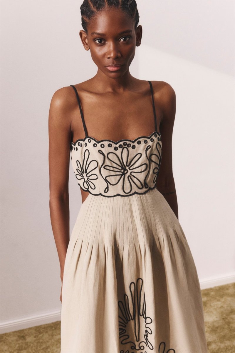 Caroline Soyut Nakışlı Midi Elbise