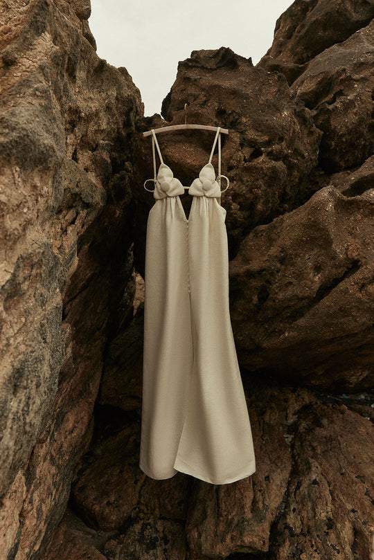 Celeste V Yaka Çiçek Yüksek Yırtmaçlı Maxi Elbise