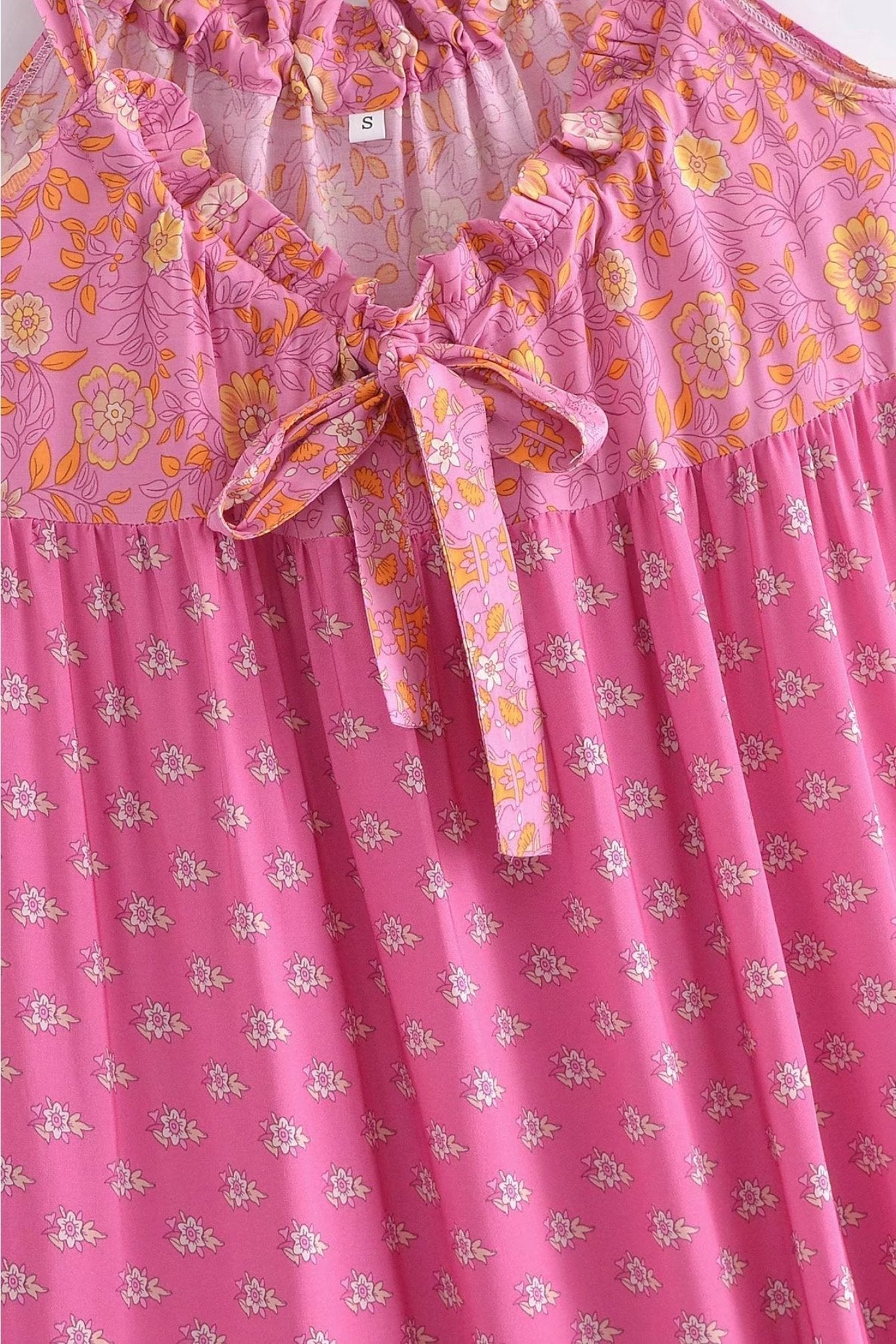 Damla Baskılı Büzgülü Boyundan Bağlamalı Slip Maxi Elbise