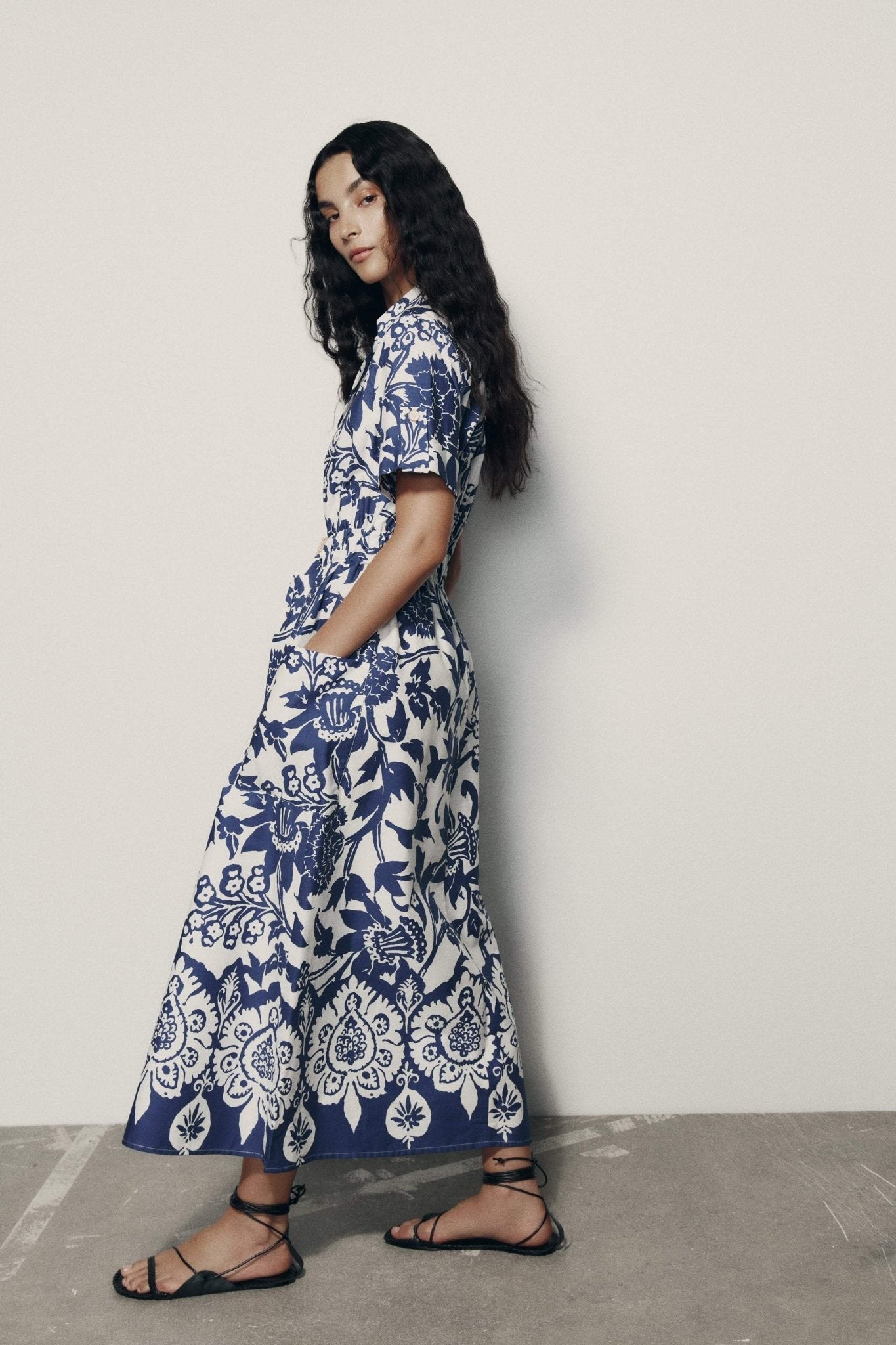 Deirdre Baskılı Kuşaklı Midi Gömlek Elbise