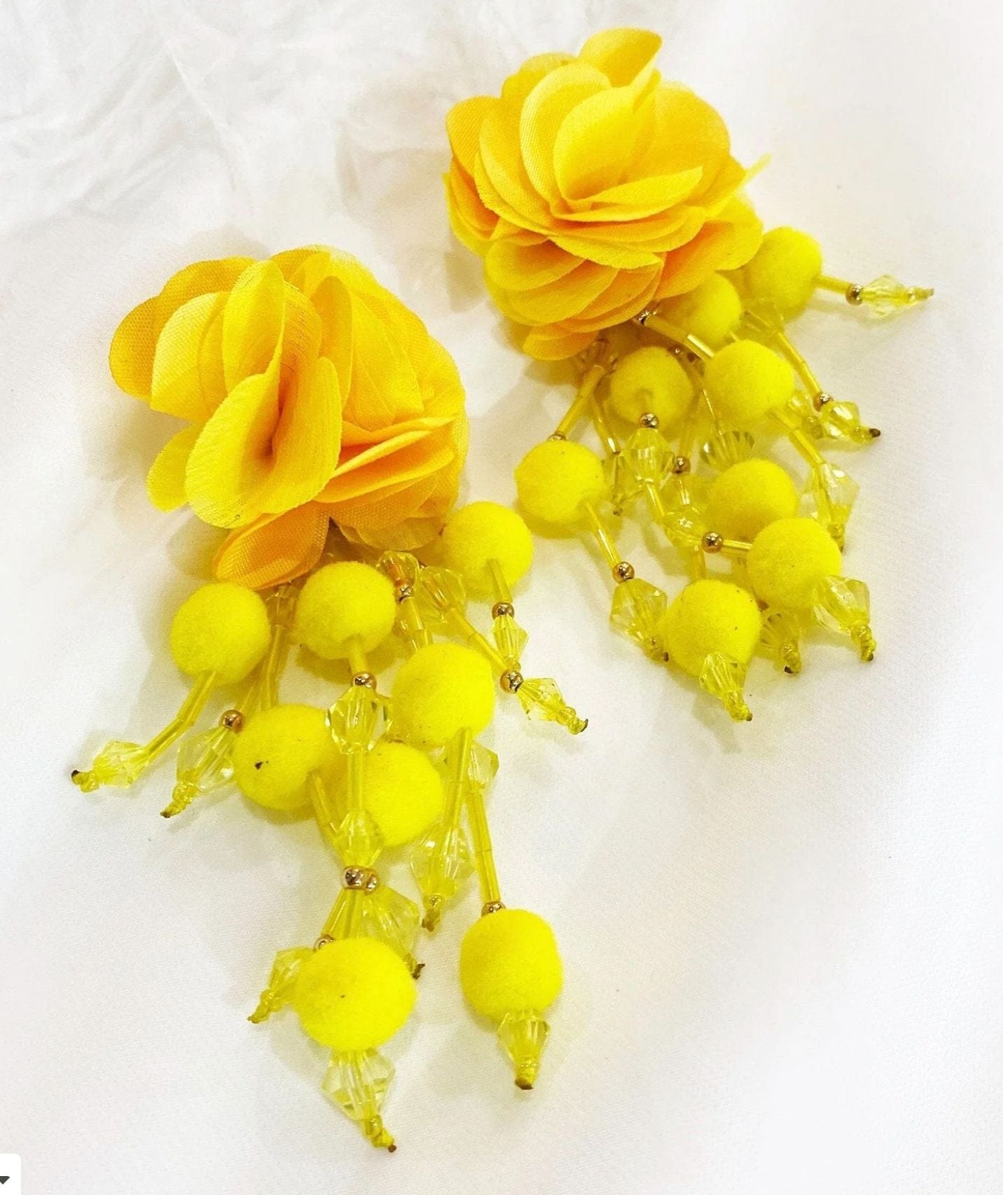 Çiçek Payet Püskül Pom Pom Küpe