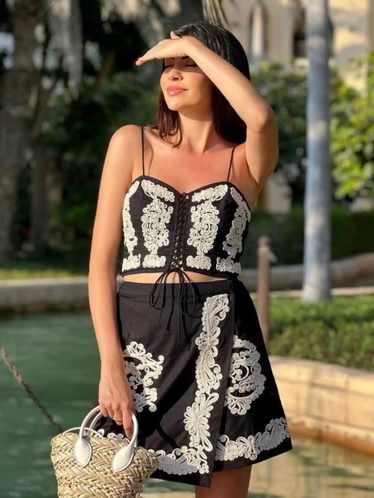 Harriet Dantel İşlemeli Set