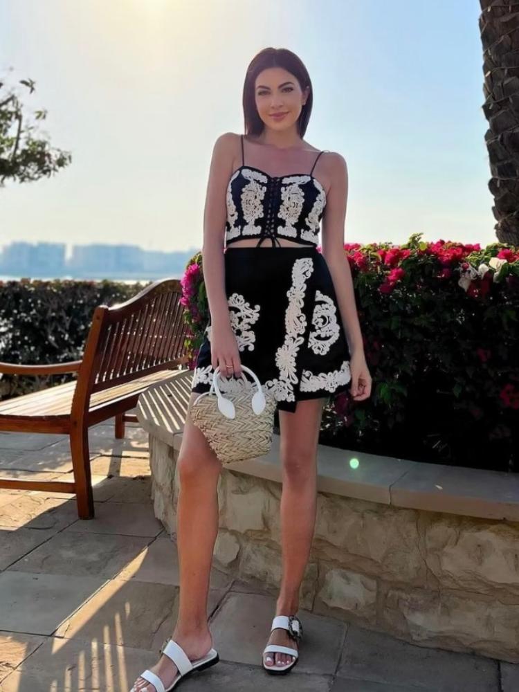 Harriet Dantel İşlemeli Set