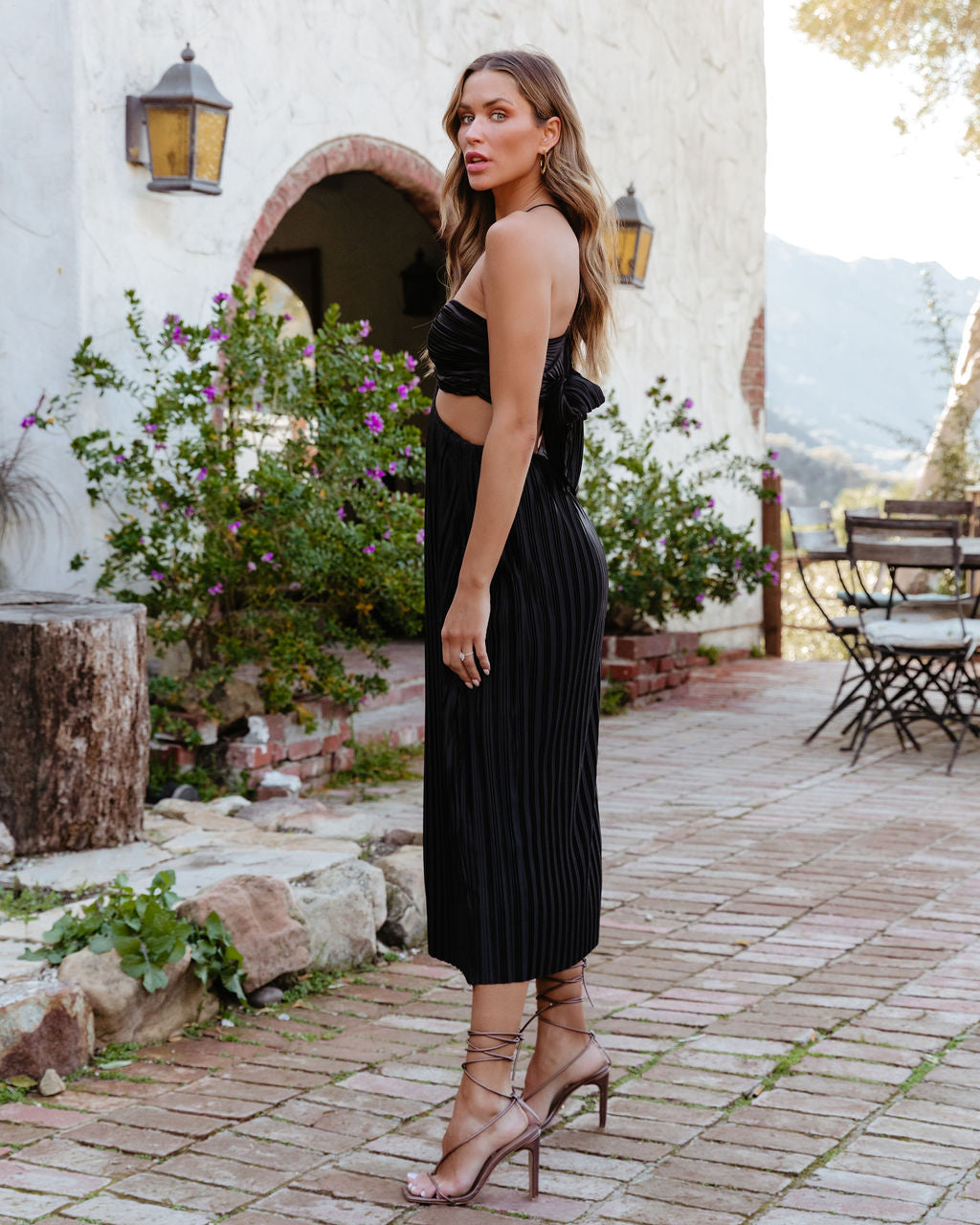 Hollywood Dreams Pileli Arkadan Bağlamalı Midi Elbise