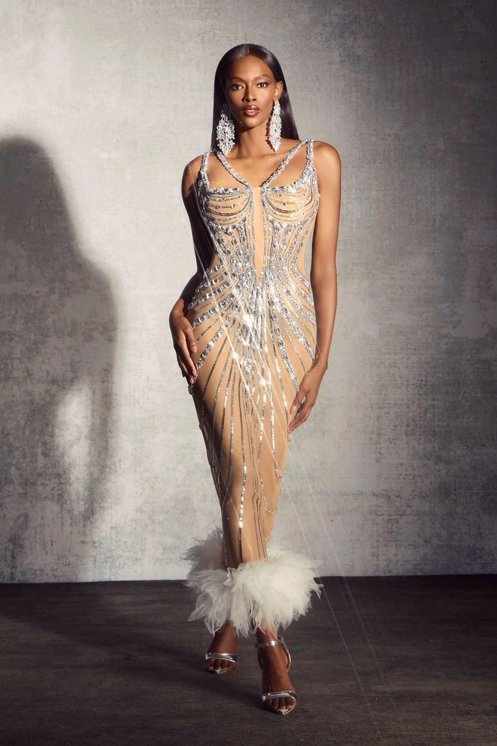 Lena Taşlı Taşlı Tüy Detaylı Maxi Elbise