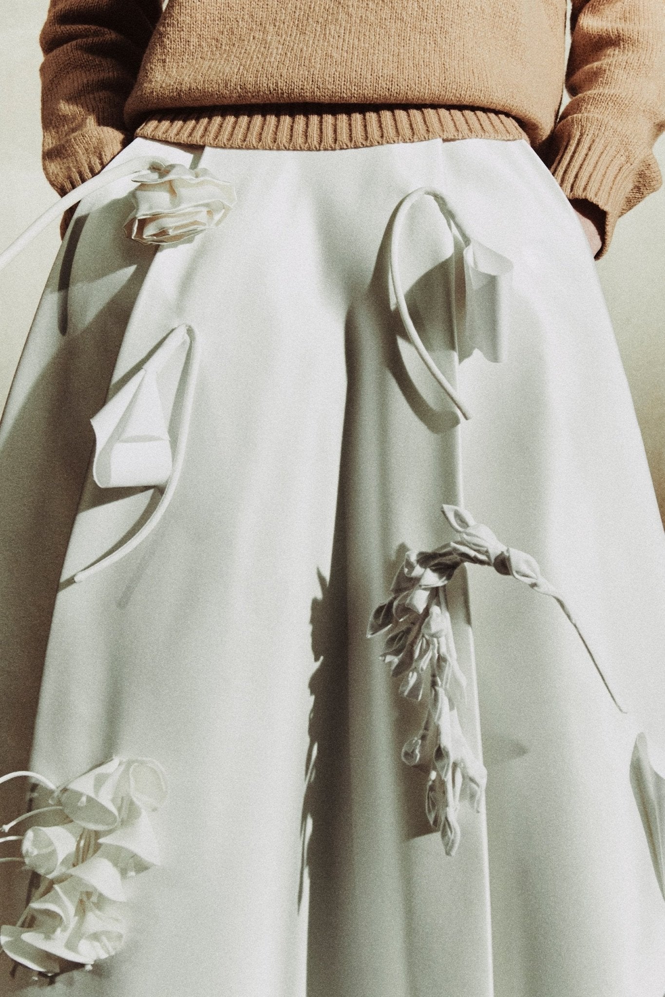 Lara Çiçek İşlemeli Midi Etek