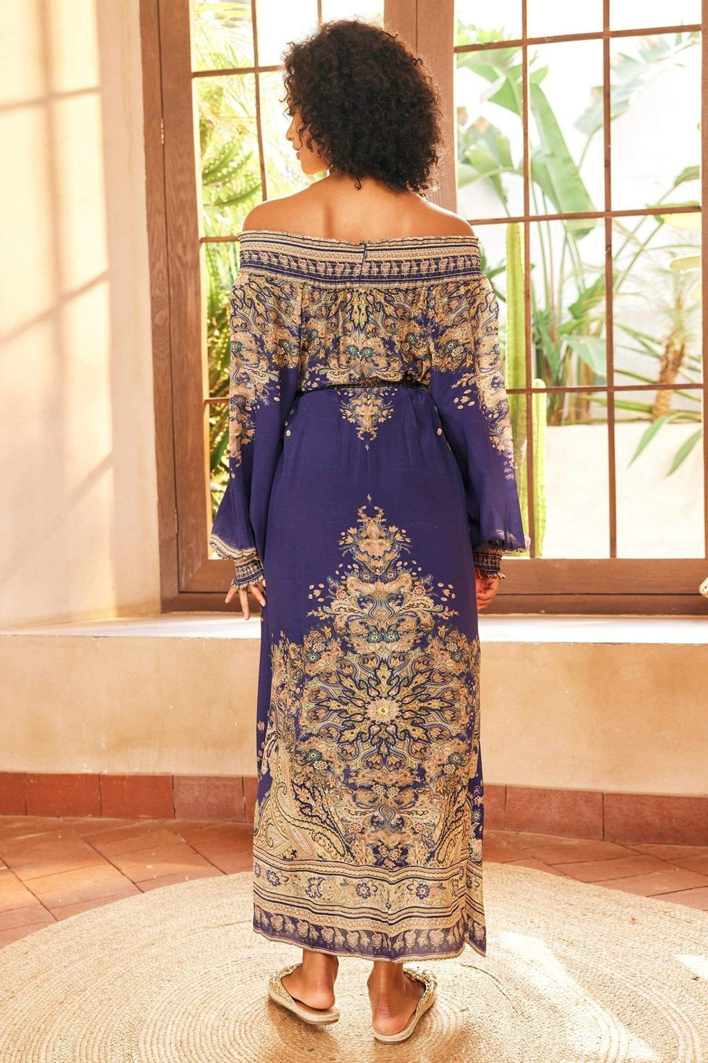 Leila Paisley Desenli Uzun Kollu Maxi Elbise