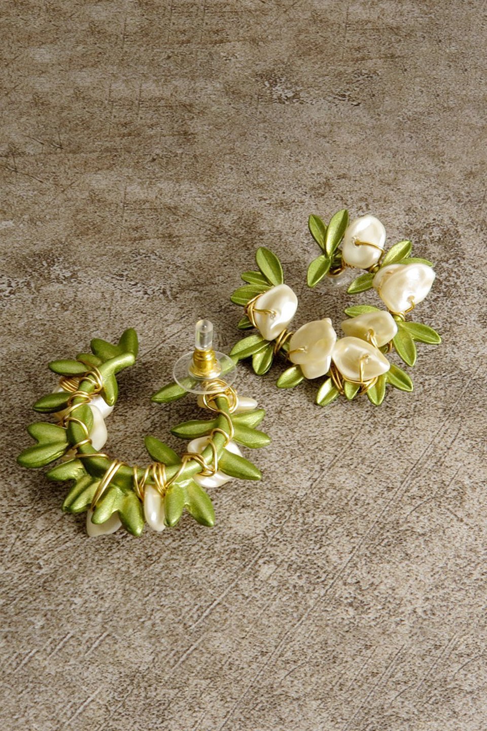 Zambak Yaprağı İnci Damla Küpe