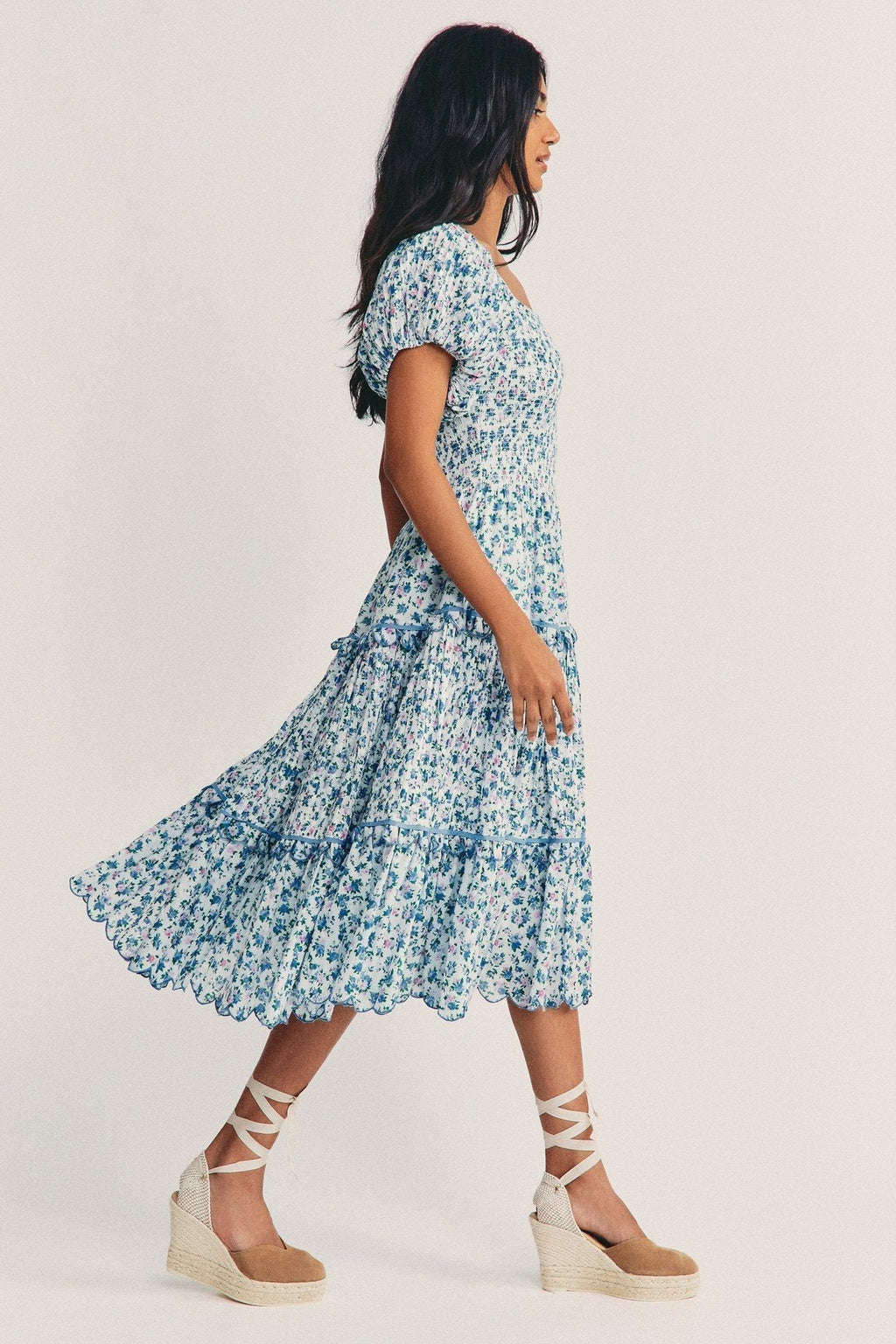 Liz Baskılı Büzgülü Korsajlı Midi Elbise