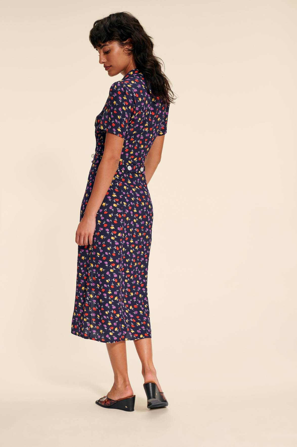 Marcie Baskılı V Yaka Düğmeli Midi Gömlek Elbise