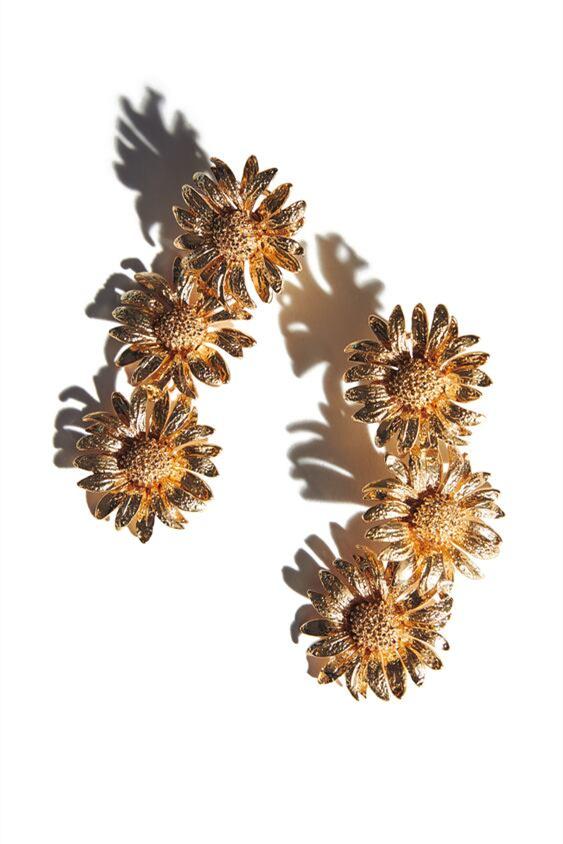 Metal Papatyalar Damla Küpe