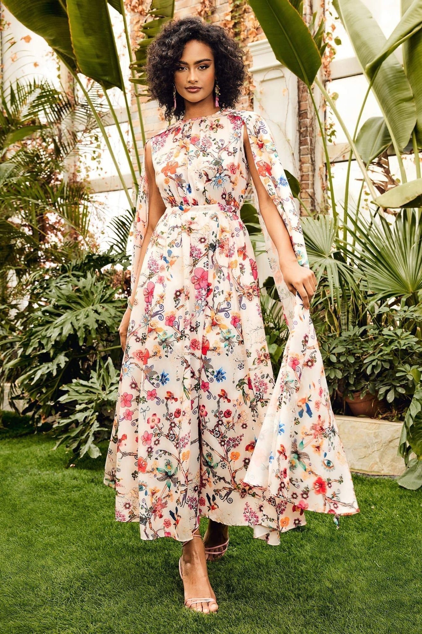 Nola Yuvarlak Yaka Pelerin Kollu Maxi Elbise