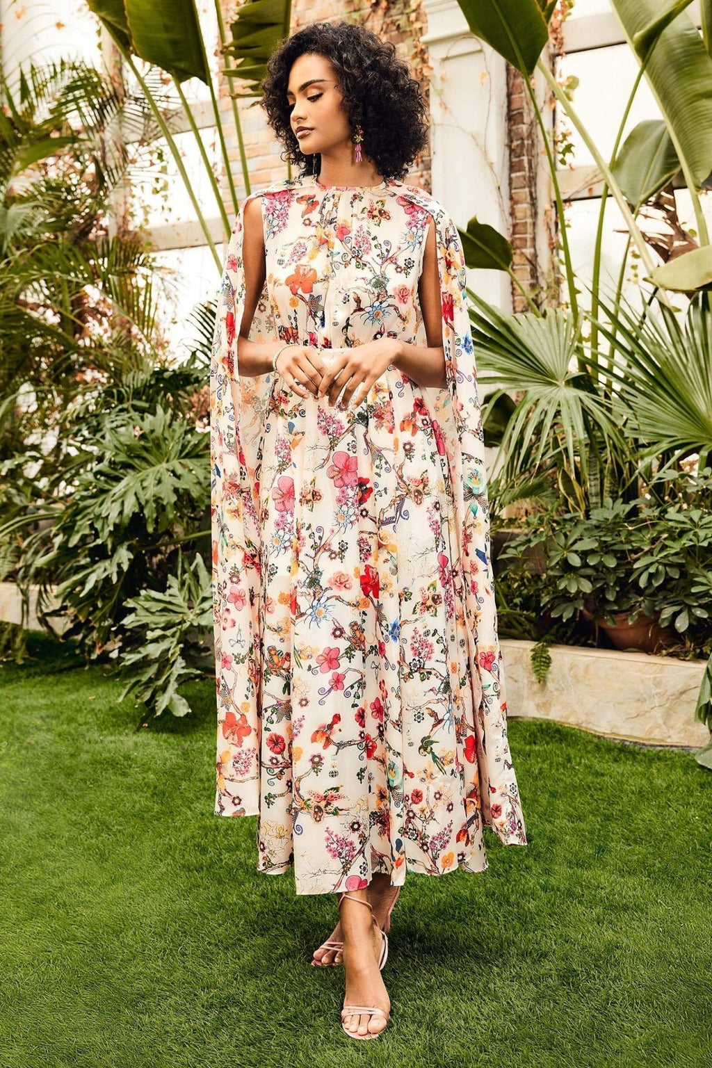 Nola Yuvarlak Yaka Pelerin Kollu Maxi Elbise