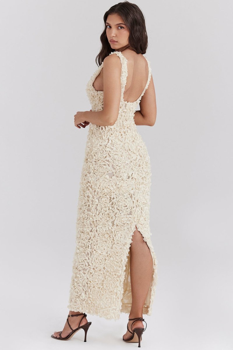 Çiçek Aplikeli V Yaka Maxi Örgü Elbise