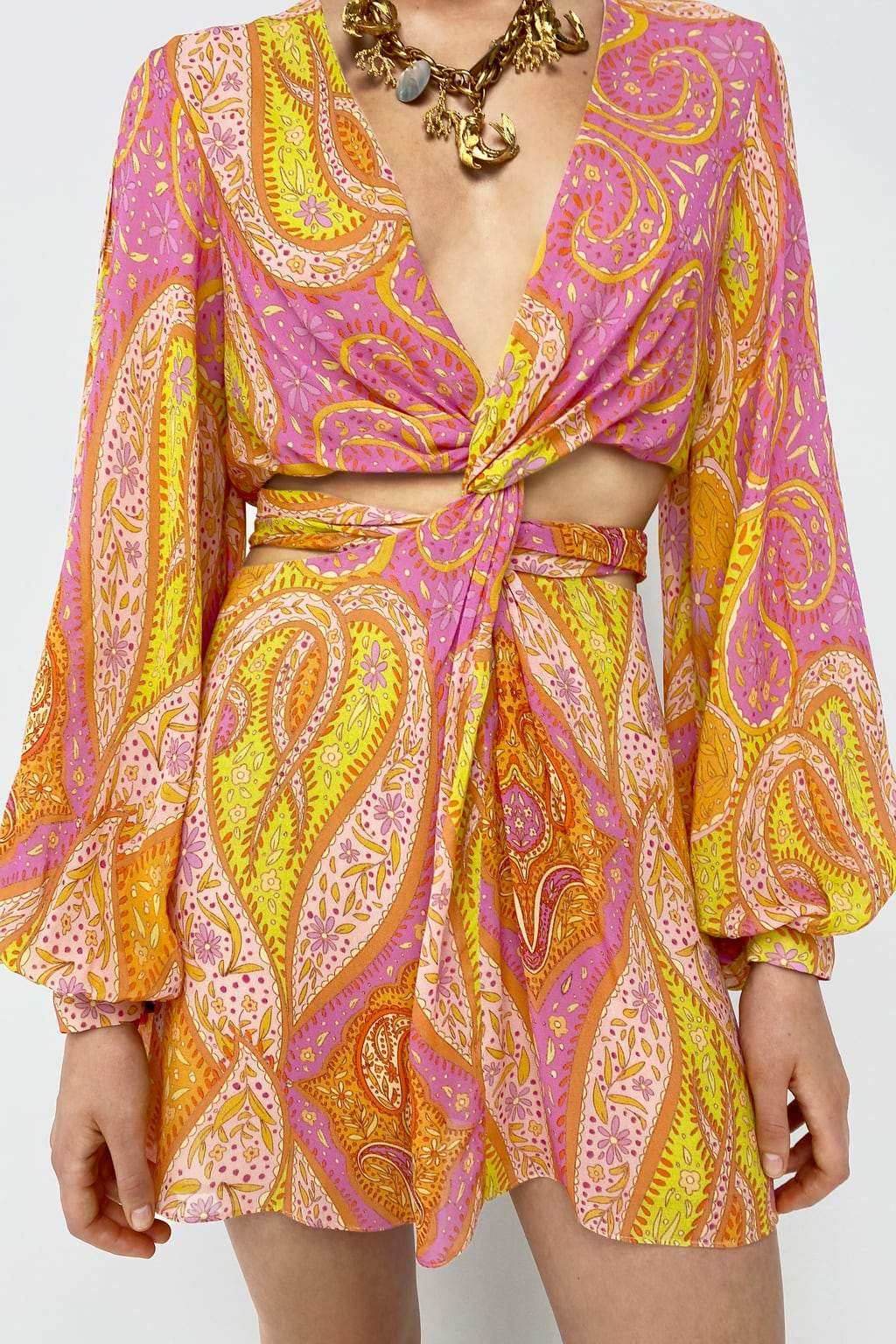 Renata Dekolteli Düğümlü Mini Elbise