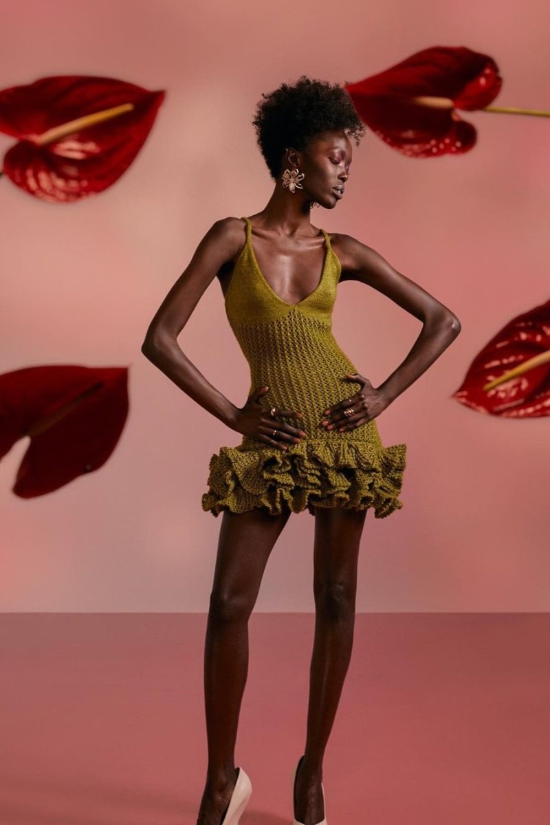 Sara V Yaka Fırfırlı Etek Örgü Mini Elbise