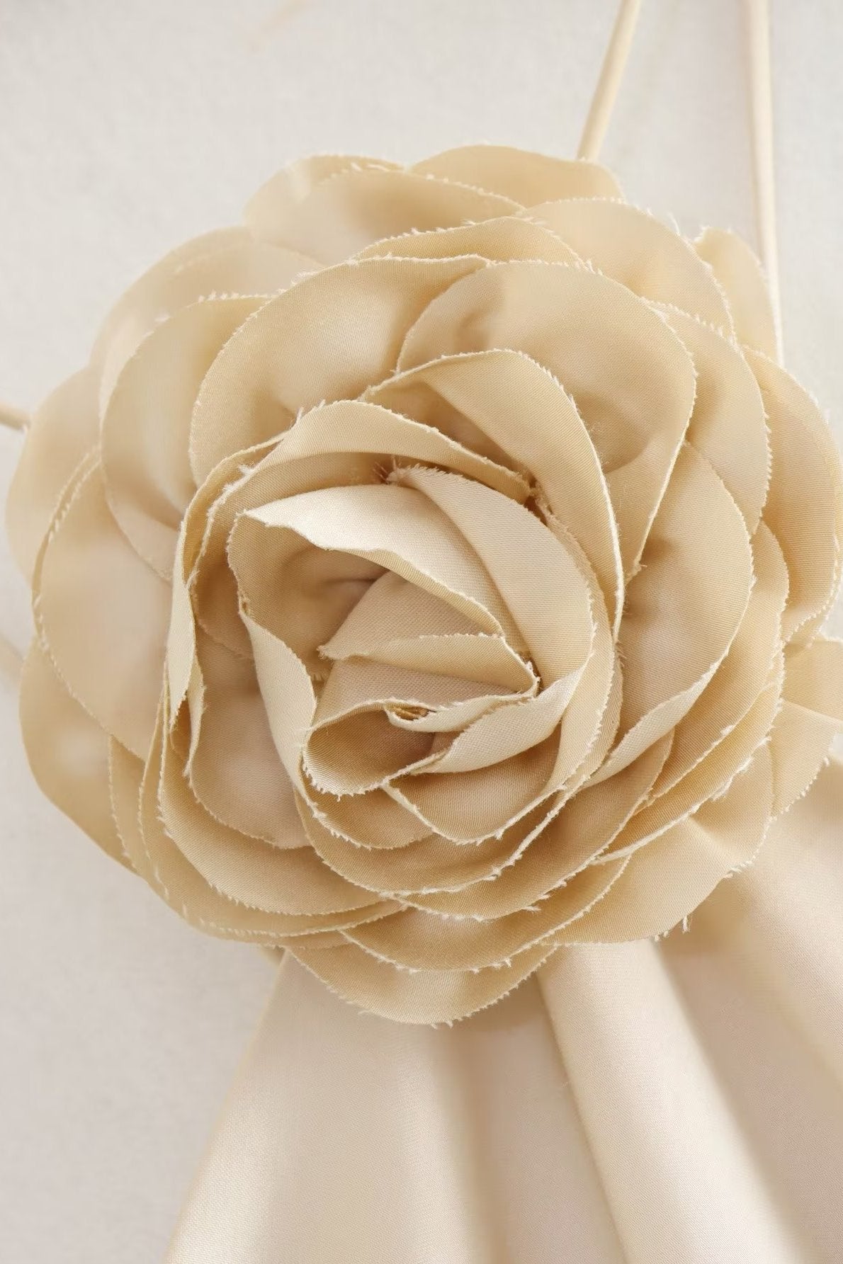 Sia Çıkarılabilir Gül Boyundan Bağlamalı Midi Elbise