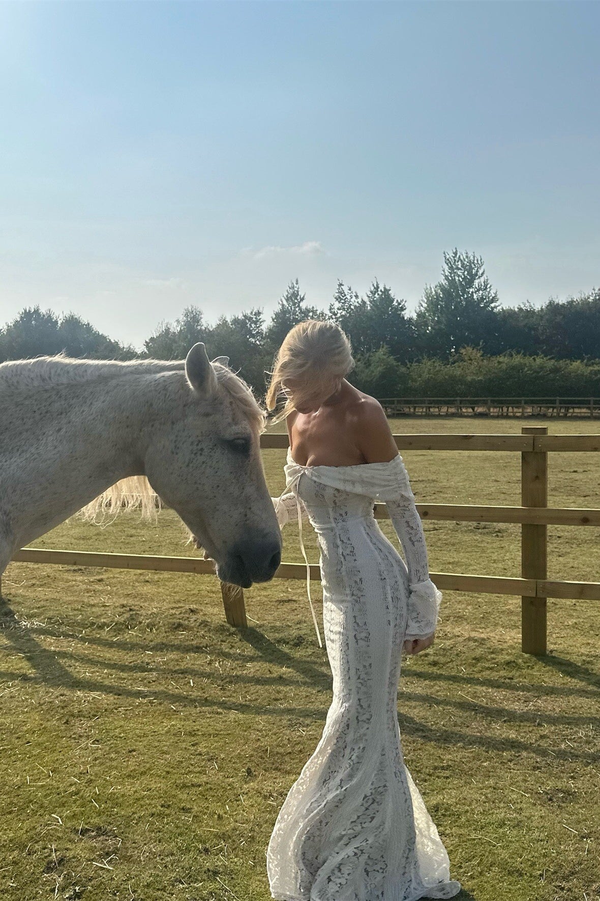 Emily Düşük Omuz Dantelli Maxi Elbise