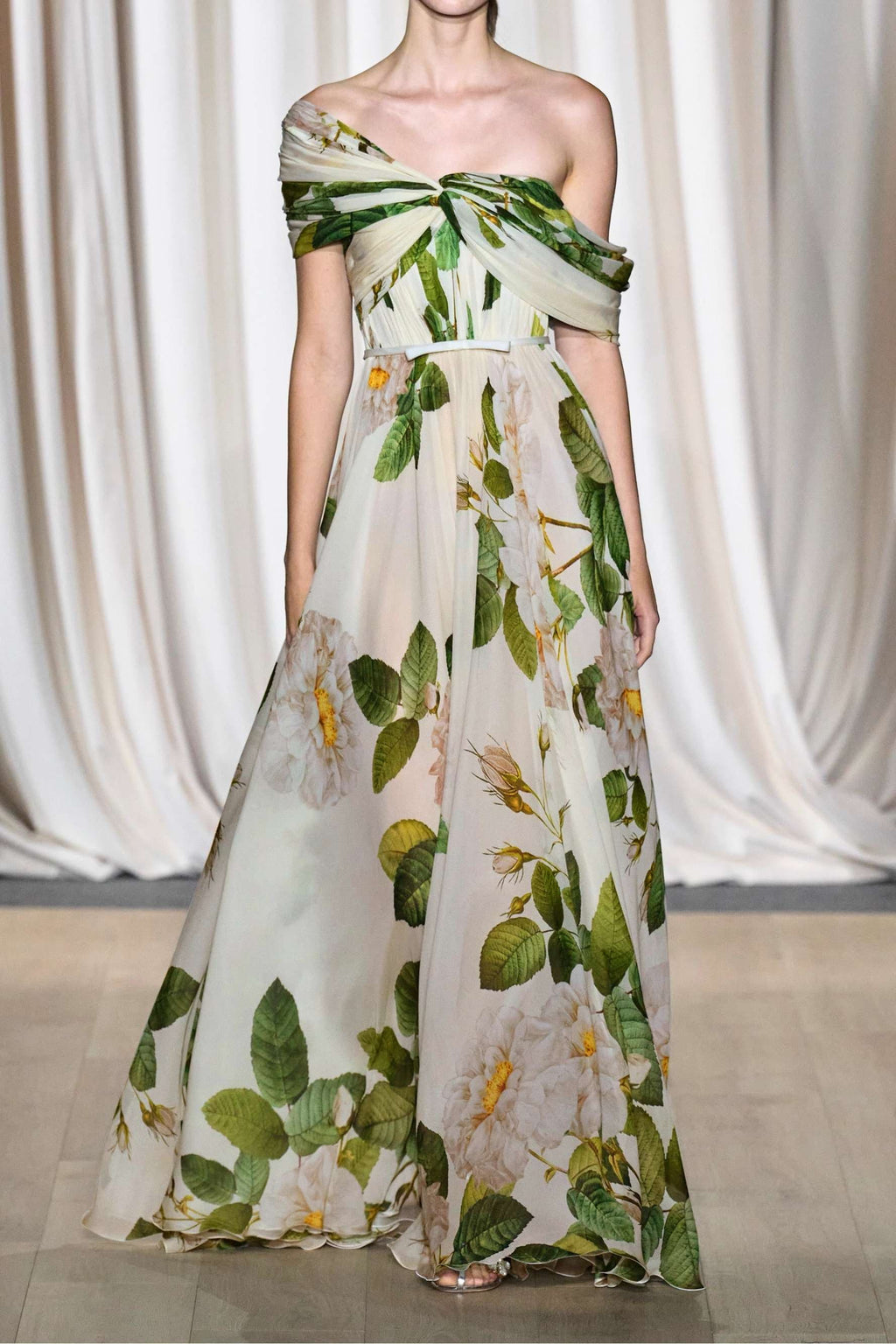 Yvette Çiçek Baskılı Düşük Omuzlu Uzun Elbise