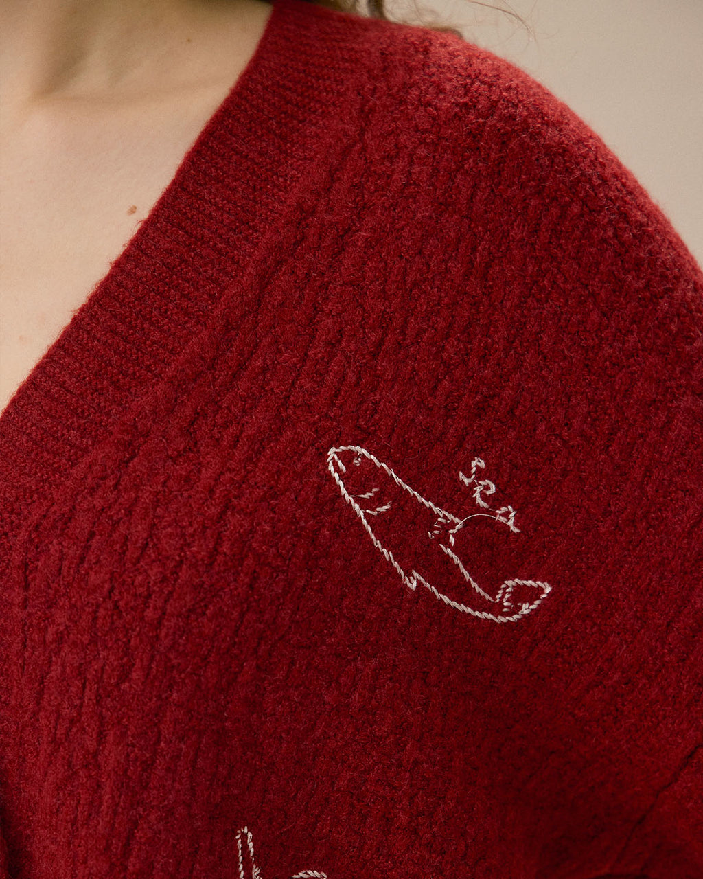 Kırmızı V Yaka Düşük Omuz Düğmeli Hırka