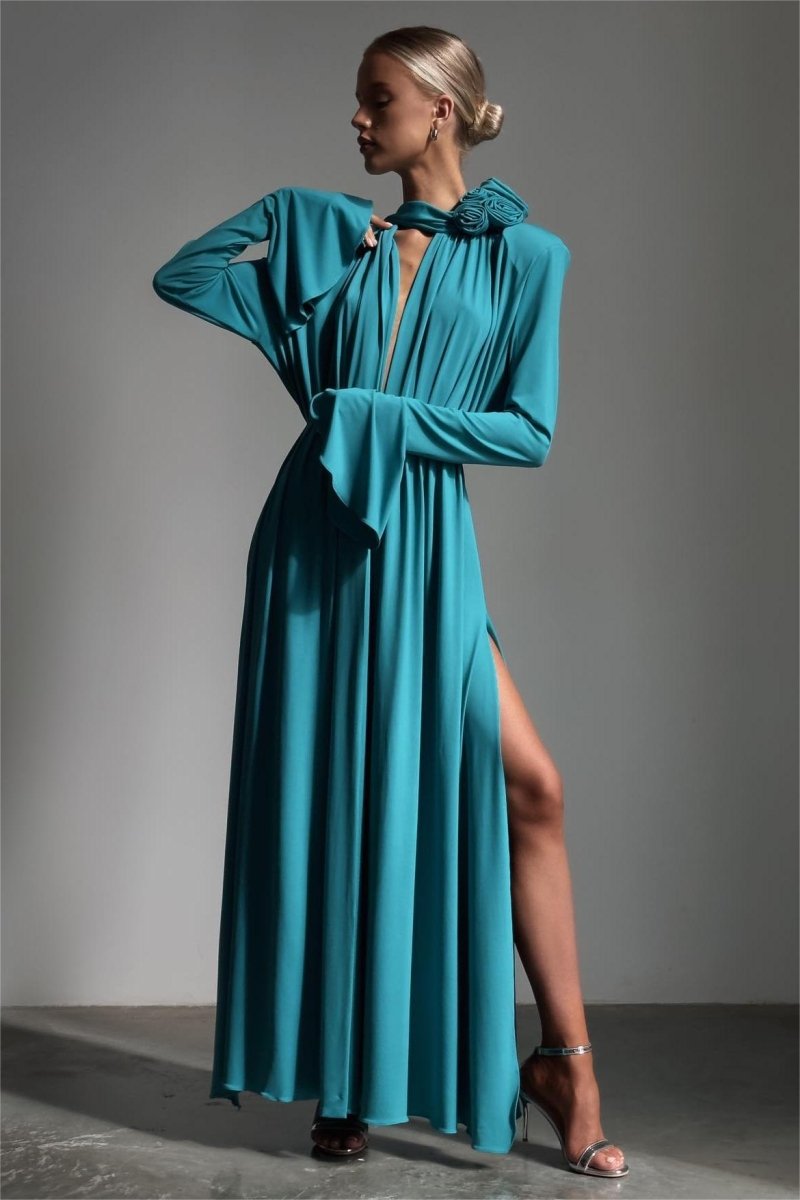 Yedda Çiçek Detaylı V Yaka Pileli Yırtmaçlı Maxi Elbise