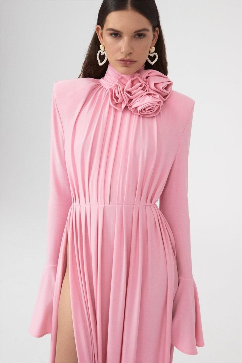 Yedda Çiçek Detaylı V Yaka Pileli Yırtmaçlı Maxi Elbise